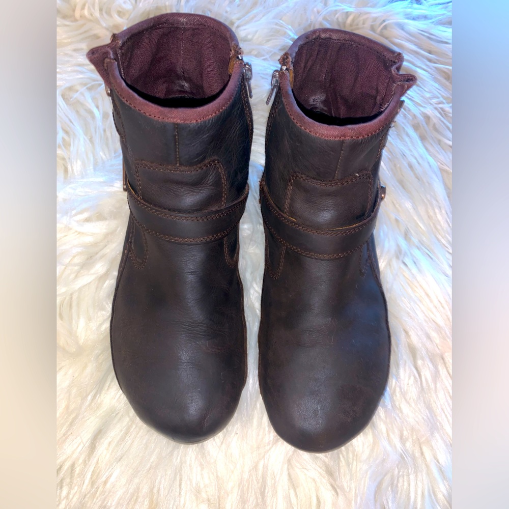 Merrel brown zipper ankle boots DRY, Sz 7
